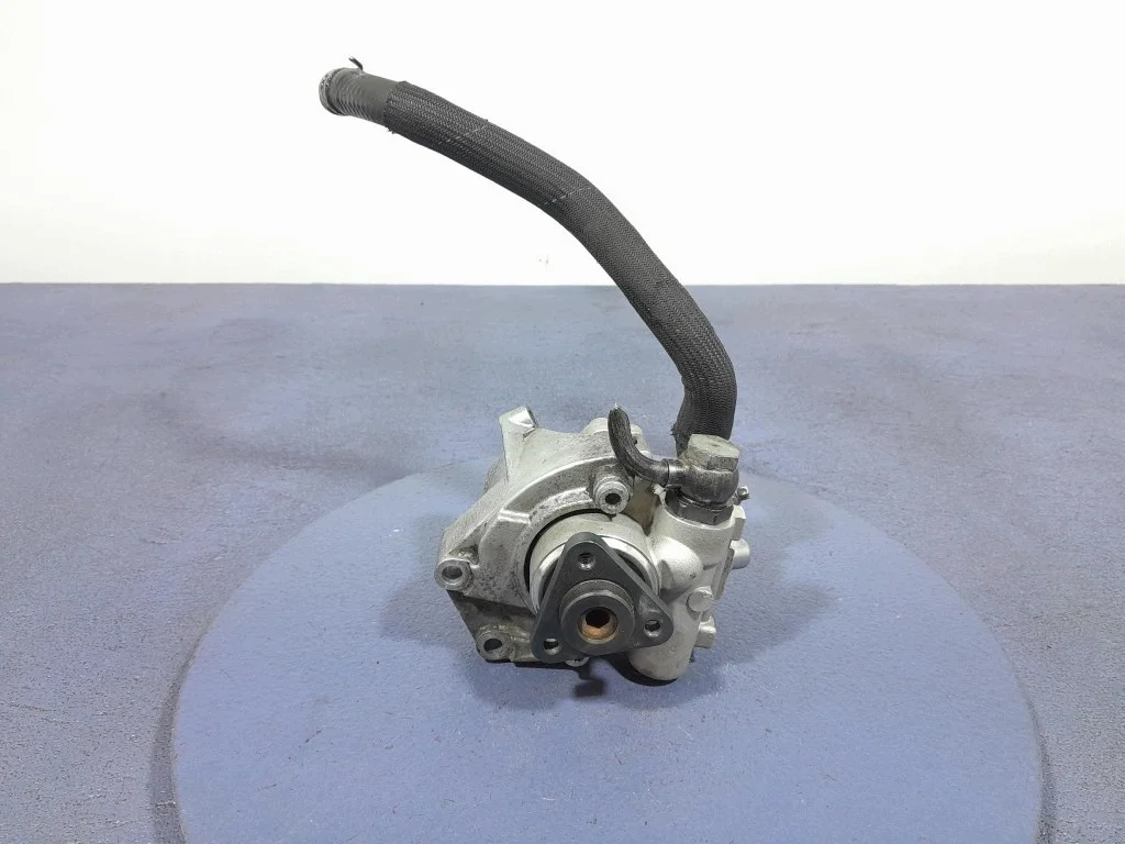 Ohjaustehostimen pumppu Audi A6 C6
