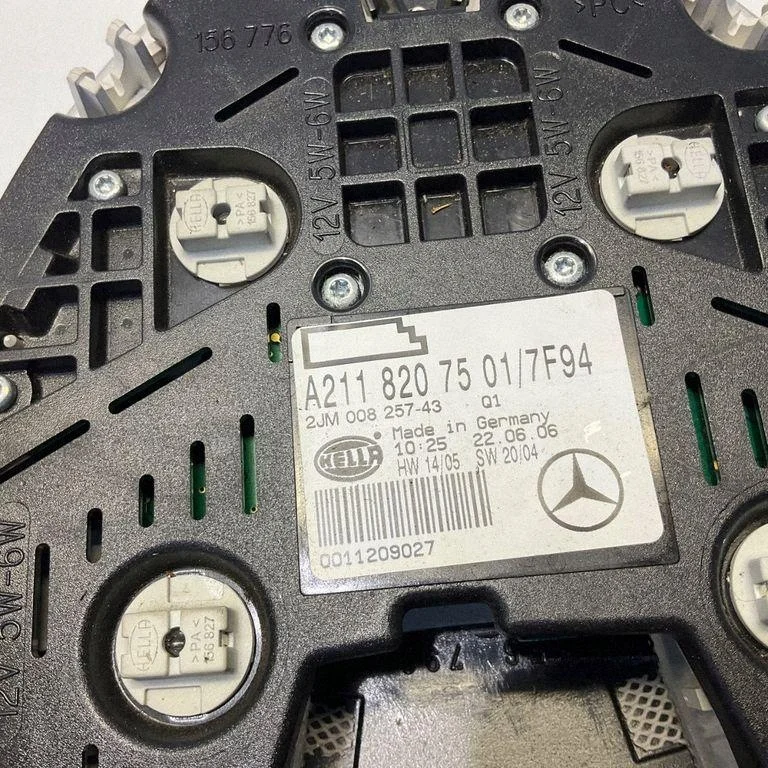 Interior Light Mercedes-Benz E W211 2JM00825743 thumbnail 4