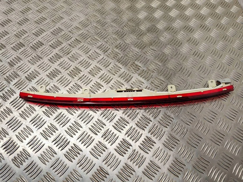 Honda Civic 135V25W Kolmas jarruvalo Hatchback