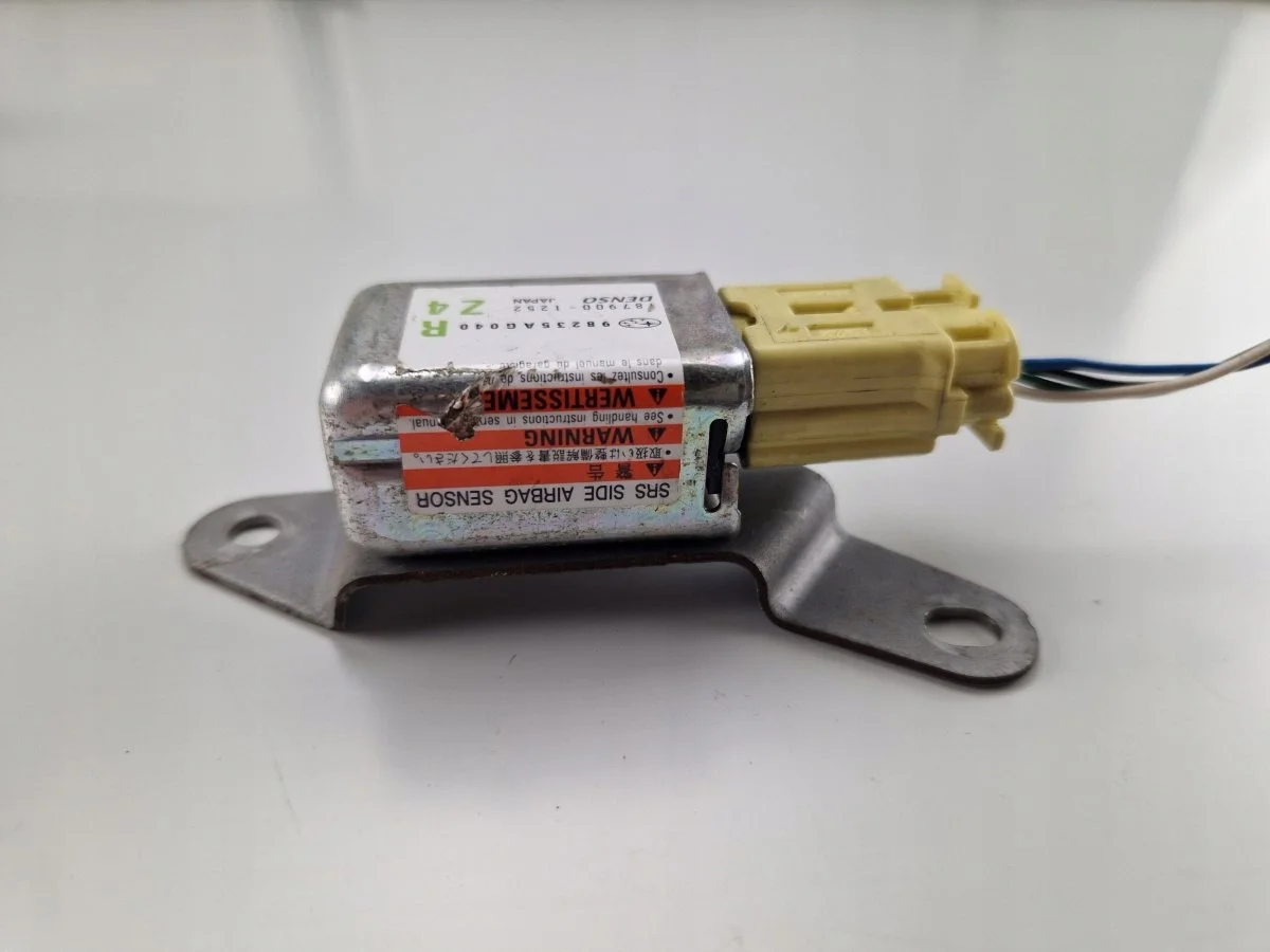Stötsensor höger Subaru Legacy IV Outback 98235AG040 image 4