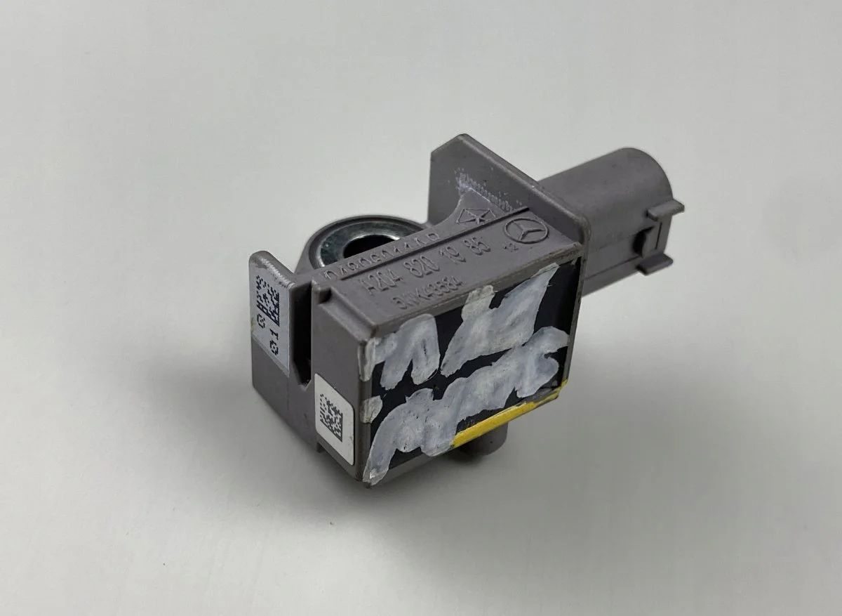 Dodge Journey Stötsensor höger 04896011AB image 3