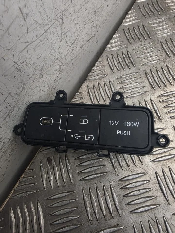 USB-enhet Hyundai Ioniq 5 NE 961A0-GI000