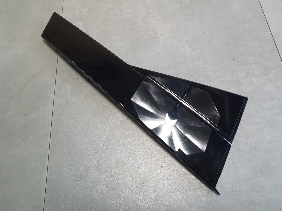 Audi Q6 e-tron Koristelista takalasin oikea 85H839904