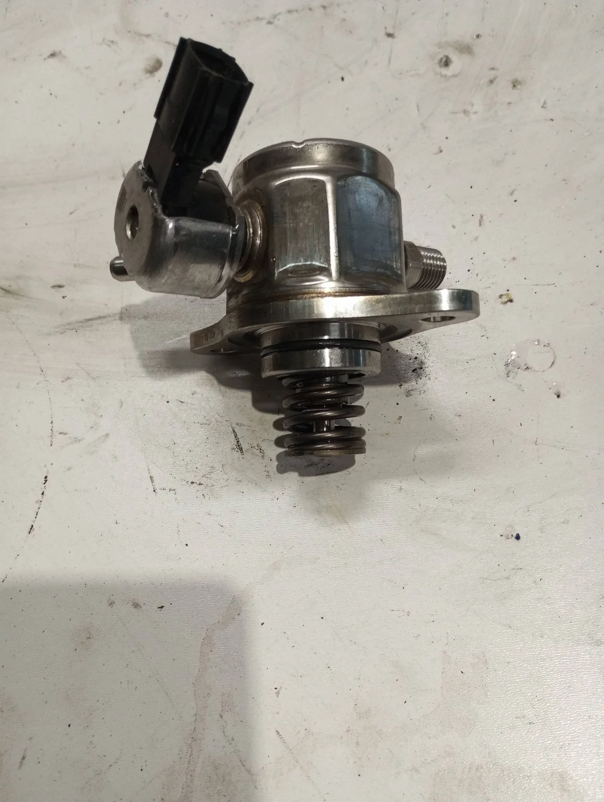 Polttoaineen ruiskutuspumppu Toyota RAV 4 2310125040