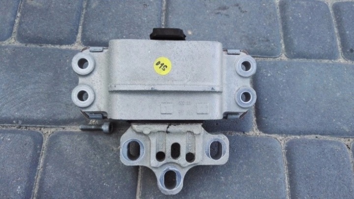 VW Tiguan vaihdelaatikon alusta 5N0199555L