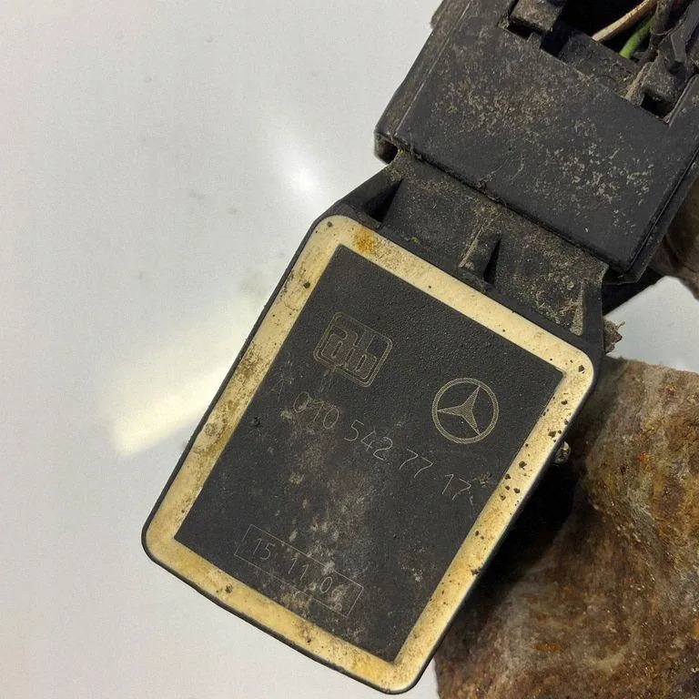 Strålkastarnivåsensor Mercedes-Benz OEM 0105427717 image 4