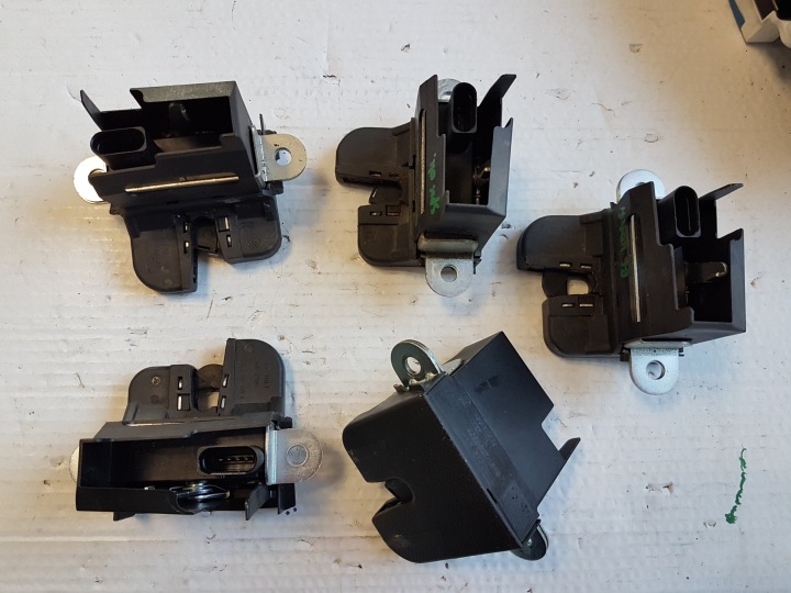 Rear Tailgate Lock VW Passat B6 Estate Touran Golf V Golf VII OEM*