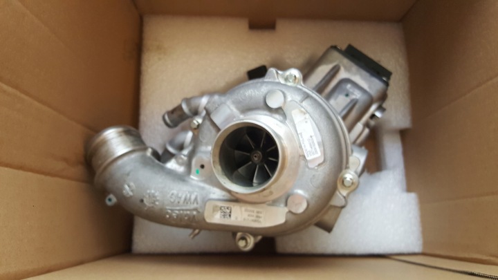 Turboahdin 057145601D 4.0 TDI Audi SQ7
