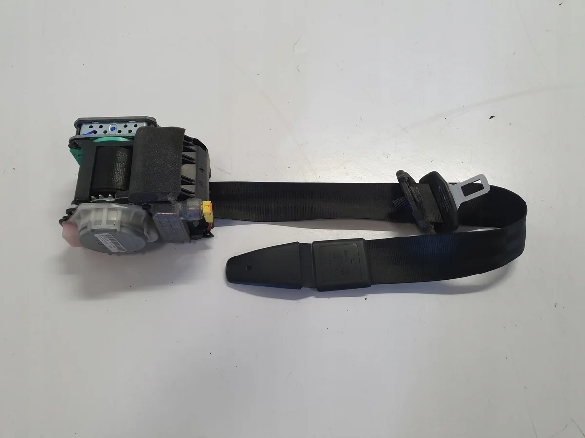 Audi A4 B8 LIFT Cinturón Seguridad Derecho Delantero