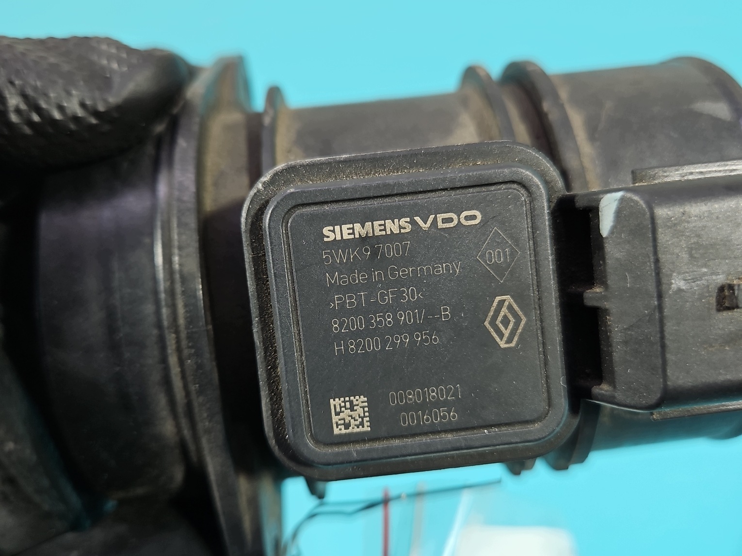 Sensor de flujo de aire RENAULT CLIO III 1.5 DCI 8200299956 image 9