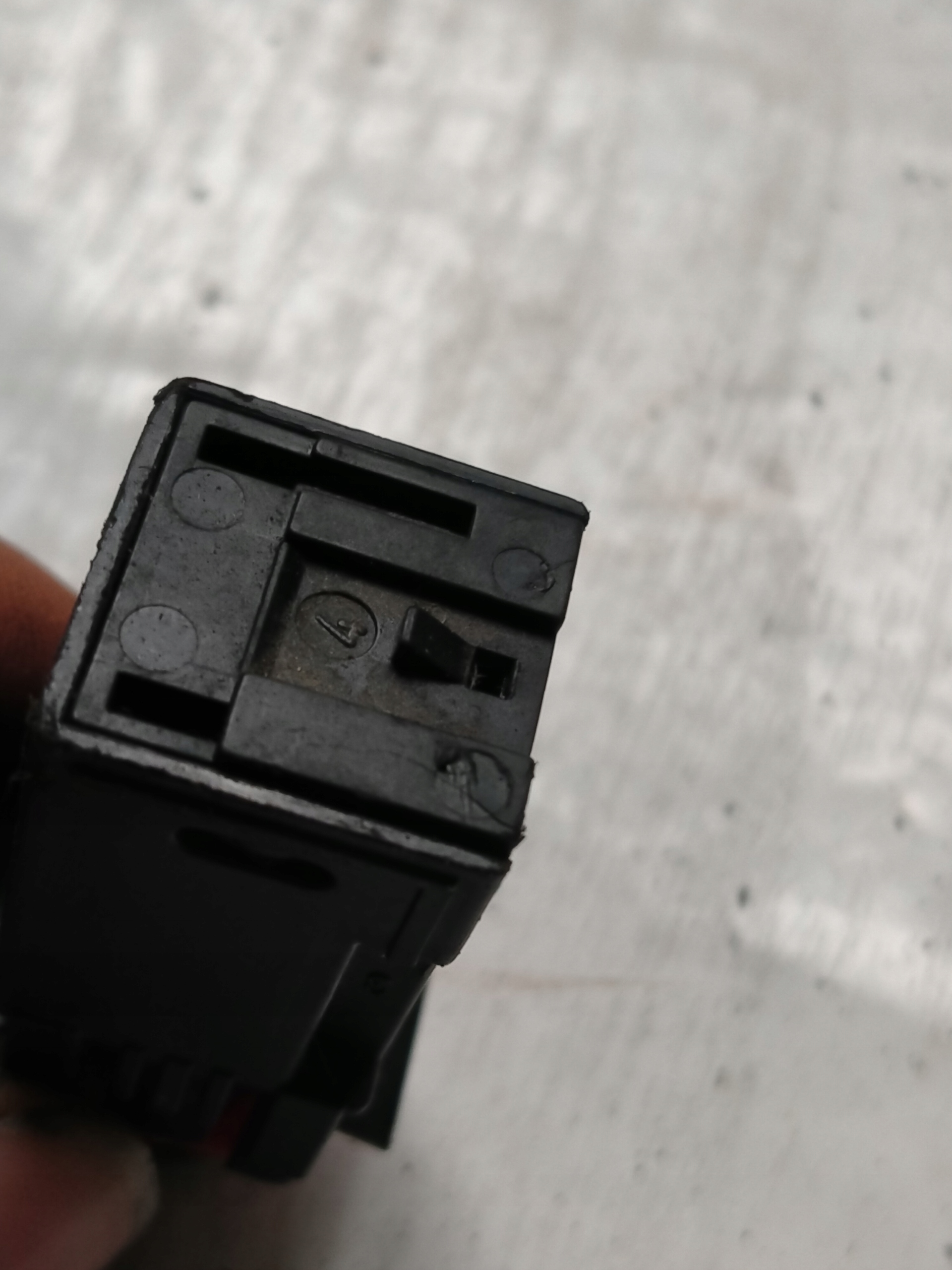 Bremslichtschalter Opel OE 55701395