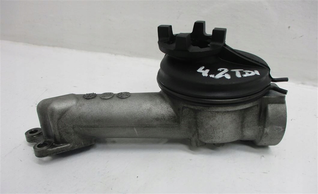 Oljepumpens rök Audi A8 D3 4.2 TDI BVN 057115253C image 6