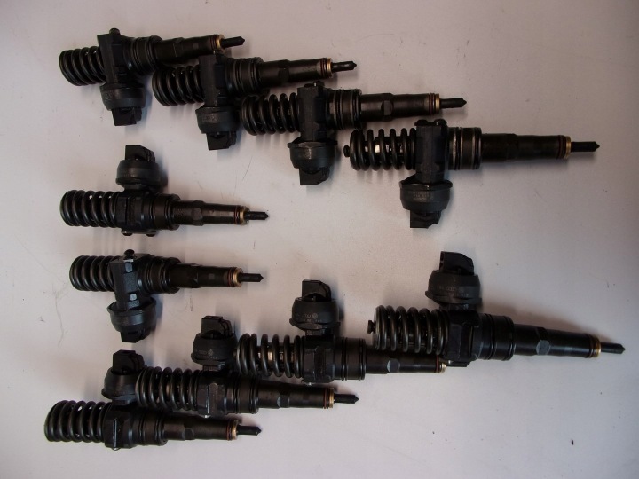 Ruiskutuspumppu 07Z130073H 0414720220 VW Touareg 1 I 5.0 TDI 313 hv