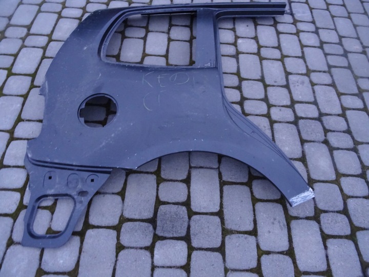 VW Touran I 1T0 10-15 oikea takalokasuoja